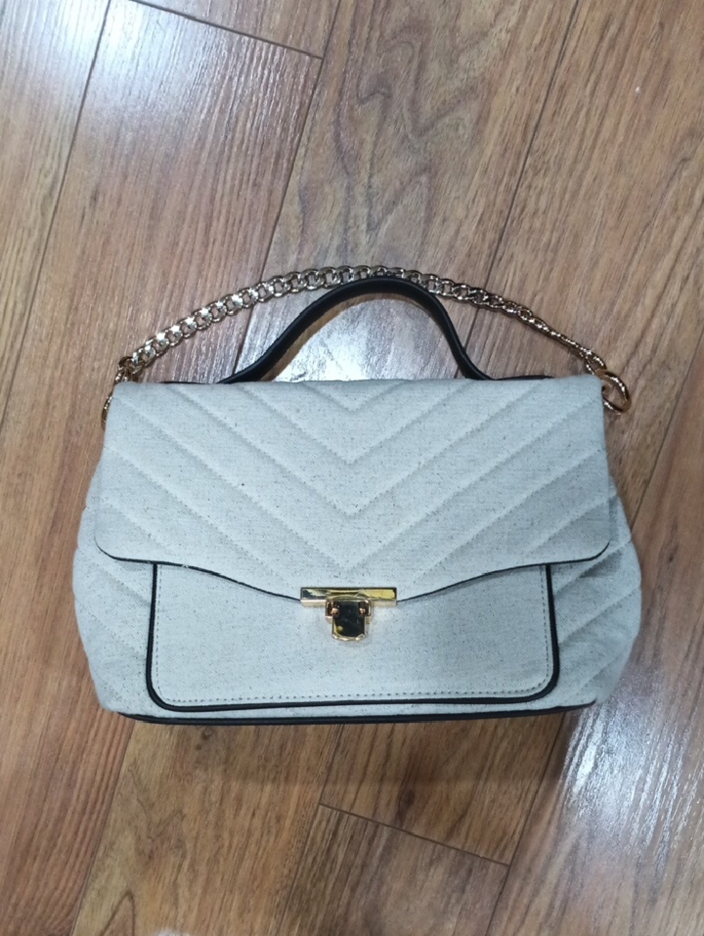 Quilted Cream Top-Handle Shoulder Bag with Gold Chain